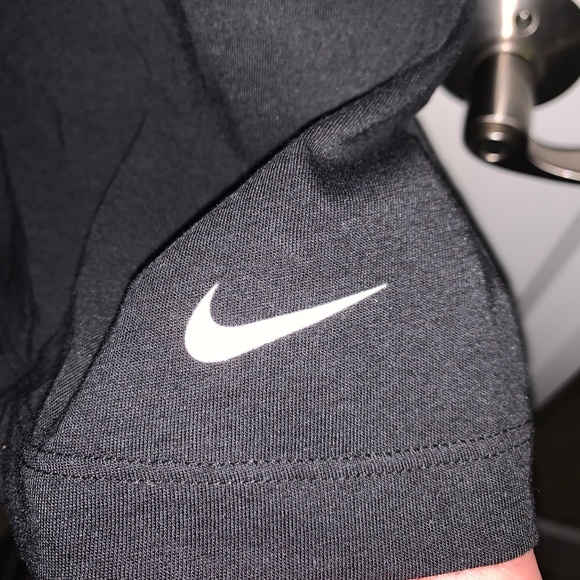 Women’s Nike Workout Tank - Picture 3 of 4